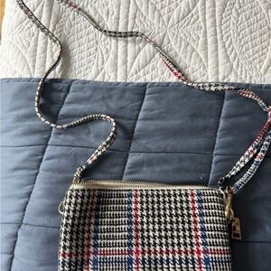 Stylish Houndstooth Crossbody Bag
